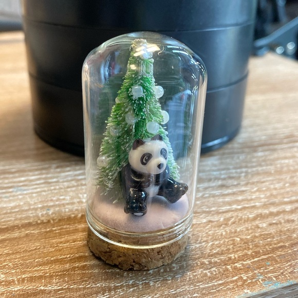 Miniature Diorama Panda in Glass Dome Cloche - Picture 9 of 12